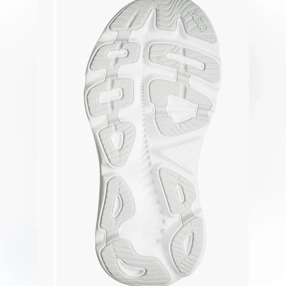 Hoka kick into